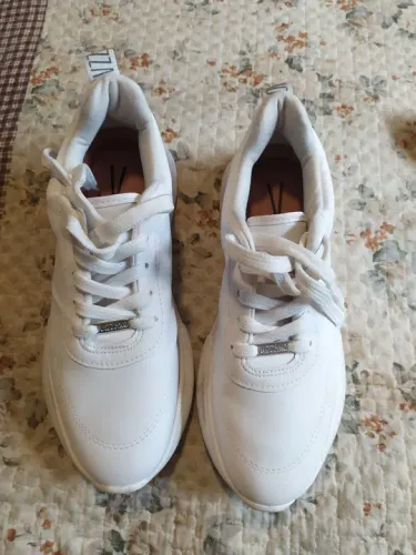 Tênis branco Vizzano 39