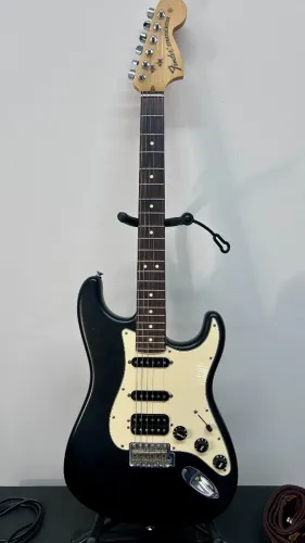 Guitarra Fender Highway One Stratocaster HSS 2011