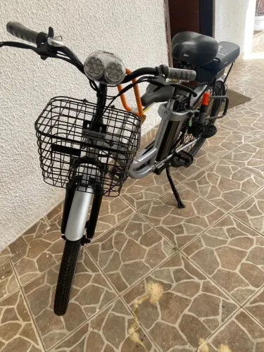 Bicicleta elétrica LEV Plus