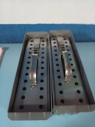 2 Moldes com extratores aço frio. Modelo Jajá
