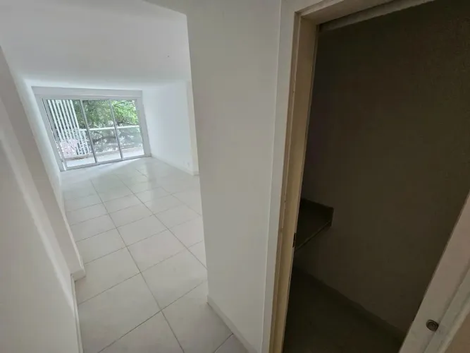 Imóvel para venda tem 107 metros quadrados com 3 quartos em Laranjeiras - Rio de Janeiro -