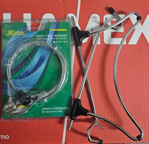 Vendo esse suporte de notebook junto com o cadeado para notebook