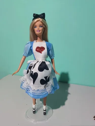 Customização boneca barbie Alice no país das Maravilhas 