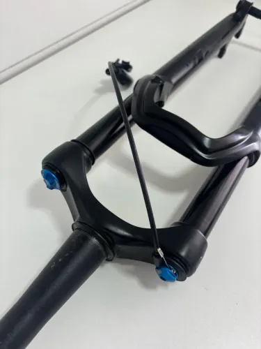 Suspensão FOX 32 Float Rhythm Grip 120mm