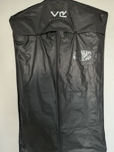 Terno VR Preto 44 (Pouco uso)