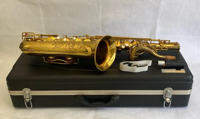 Saxofone-Tenor Sib, marca Selmer Signet