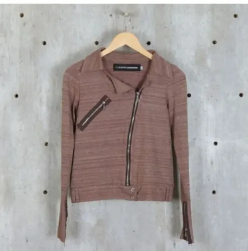 Casaco feminino marrom zíper 