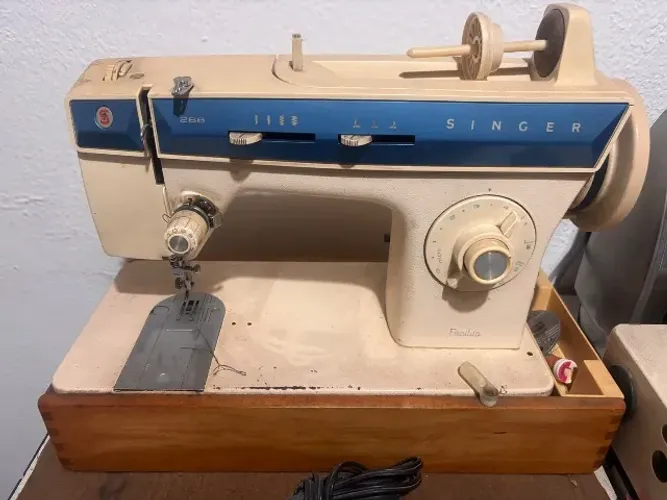 Máquina de Costura Singer Facilita 288 - Revisada e funcionando