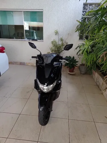 MOTO YAMAHA FLUO 22/23 -  PRETA, IMPECÁVEL SEM DETALHE - PNEUS NOVOS