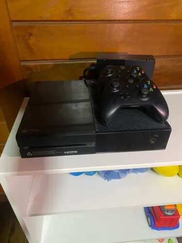 Xbox One em ótimas condições 