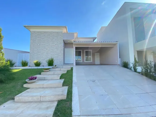 Casa com 3 quartos suite com 227 m² - Alphaville - Resende RJ