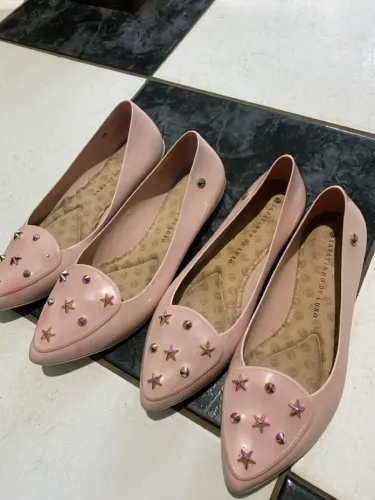 Sapatilhas Rosa com Detalhes