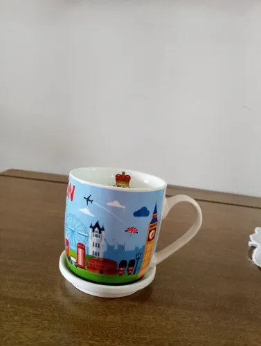 Caneca Decorativa Londres SEM USO 