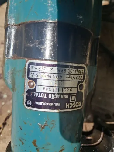 Furadeira bosch usada 220v.