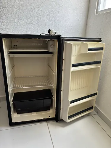 Frigobar funcionando 