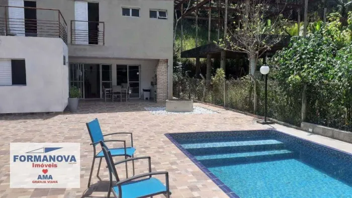 Casa com 5 Suítes à venda em condomínio fechado na Granja Viana / Cotia - SP