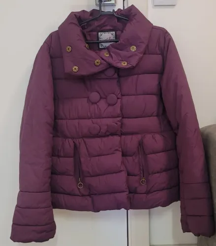 Casaco Puffer Roxo adquirido em Milão