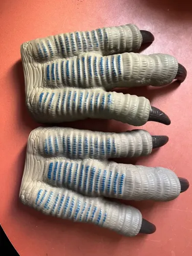 Garras do Raptor - Jurassic World 2