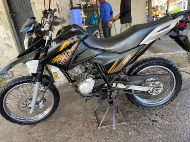 Crosser z preta, 2020, moto muito bem cuidada.