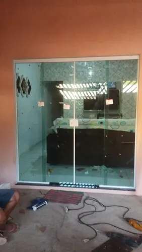 Porta de Vidro para Interior - Elegância e Luz