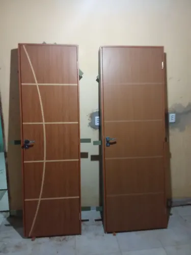 Montagem de portas / instalação de portas / fabricação de portas / assentamento de portas