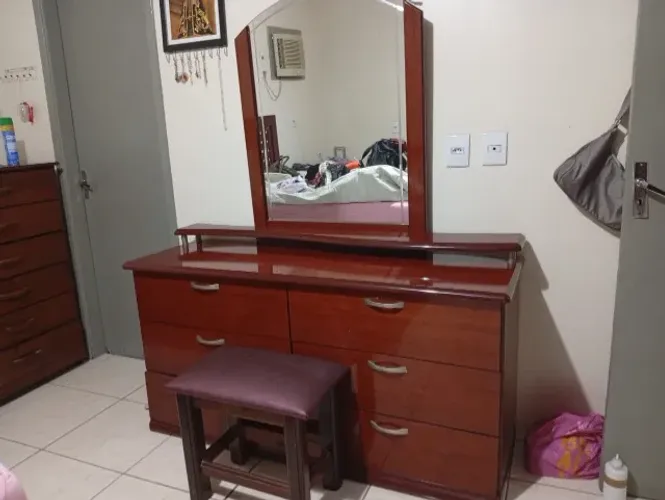 Penteadeira com banquinho