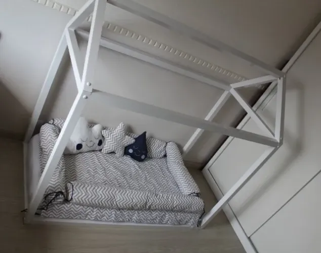 Mini Cama Casinha Montessoriana com colchão e Kit cama