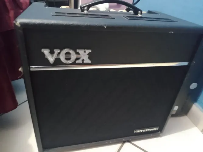 Amplificador Vox VT 80 volvulado
