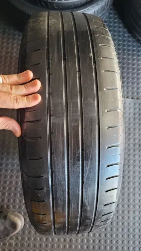 Um pneu 215/65/16 nexen meia vida não reaberto para duster toro é outros (170 em 2× no ct