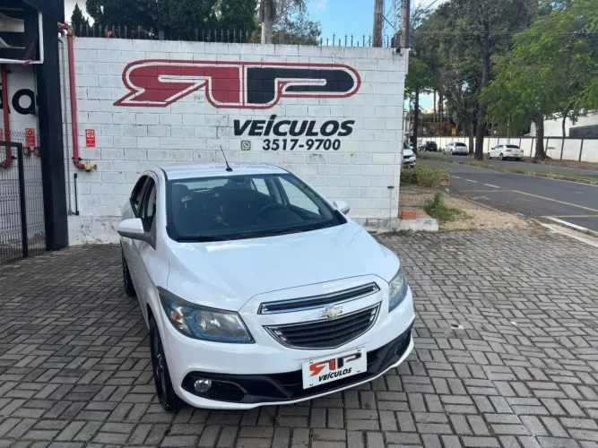 Chevrolet Onix Hatch LTZ 1.4 8V Flex Mec. 4P 2014