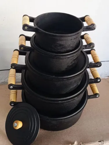 Panelas de ferro Santana
