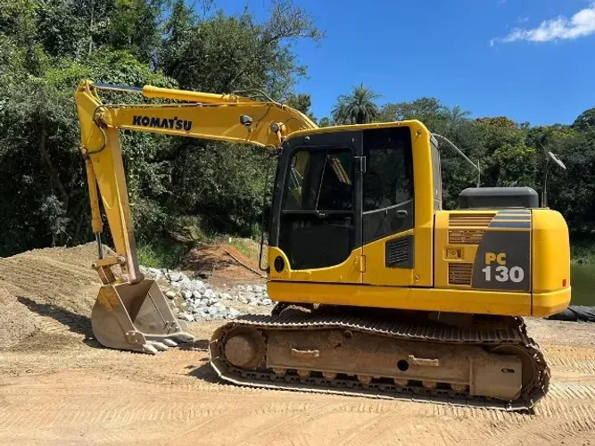 ESCAVADEIRA KOMATSU PC130 ANO 2020