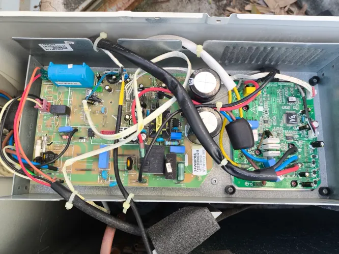 Placa condensadora elgin inverter 22000 BTUs