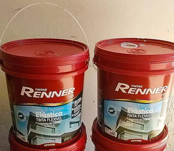 Fundo preparador pré pintura frentes e fachadas.