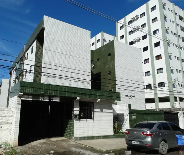 Edf. Jaçanã, no Engenho do Meio, próximo a Restaurantes, Lotérica, UFPE, Colégios e Bancos