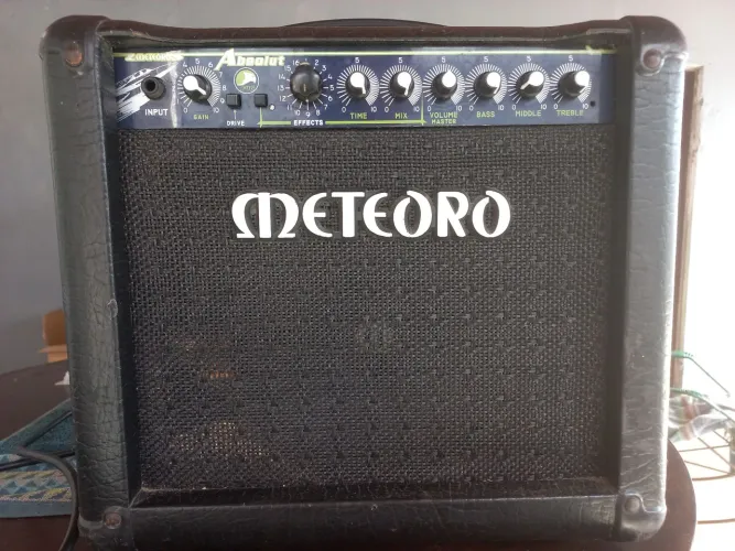 amplificador meteoro 30w para conserto valor negociável
