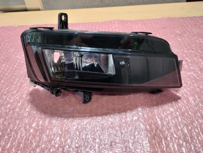 Farol de milha direito golf 2013 2020 original usado CD 416
