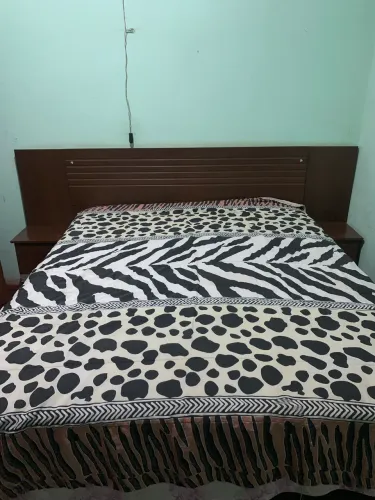 ? Cabeceira de Casal com Criados-Mudos Laterais ?