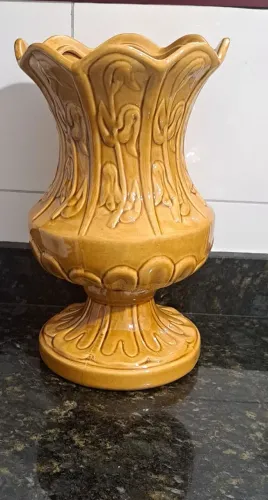 Vaso grande de cerâmica antiga