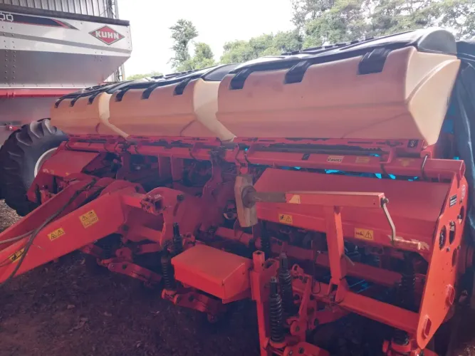 Plantadeira KUHN PG1100