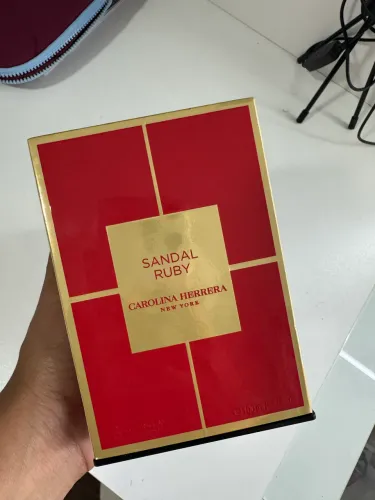 Perfume Sandal Ruby - Carolina Herrera - NOVO ORIGINAL