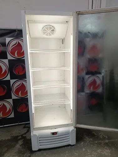 Geladeira expositora usada