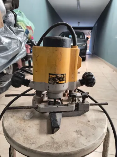 Tupia manual Dewalt DW 613 800w