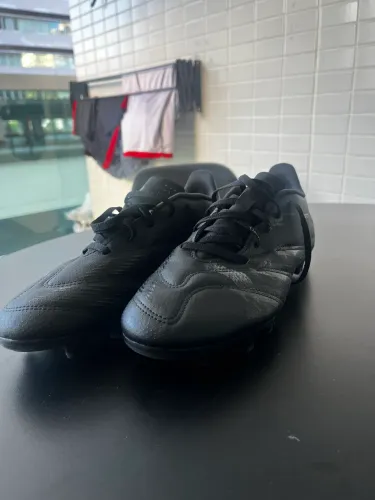 Chuteira Adidas Predator