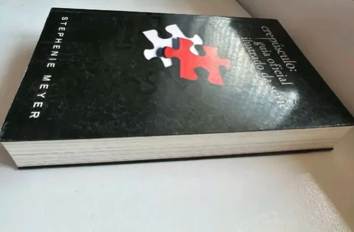 Guia Oficial Ilustrado Da Saga Crepúsculo - Stephenie Meyer<br>