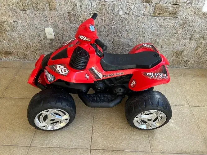 Quadriciclo elétrico 