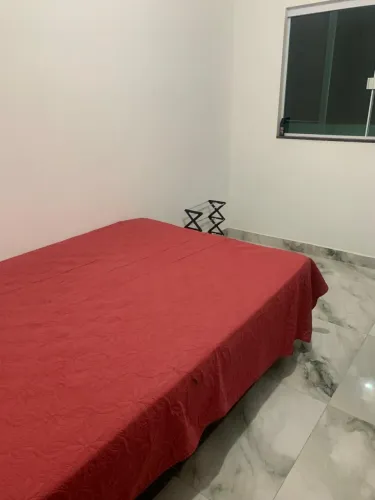 Alugo esse quarto em apartamento