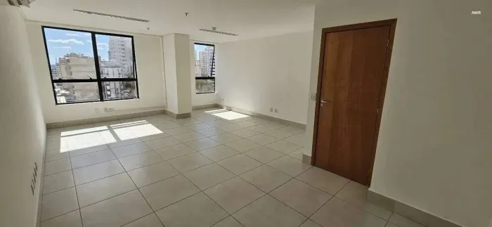 Sala Comercial 701 78,50 m² à Venda ou Locação no Lourenço Office Av. T7, Goiânia
