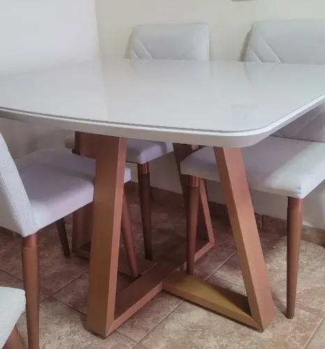 Mesa de jantar 4 lugares com cadeiras