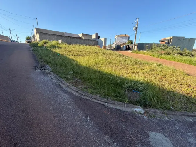 TERRENO À VENDA NO CARÁ-CARÁ
